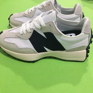 New Balance 327 women size7